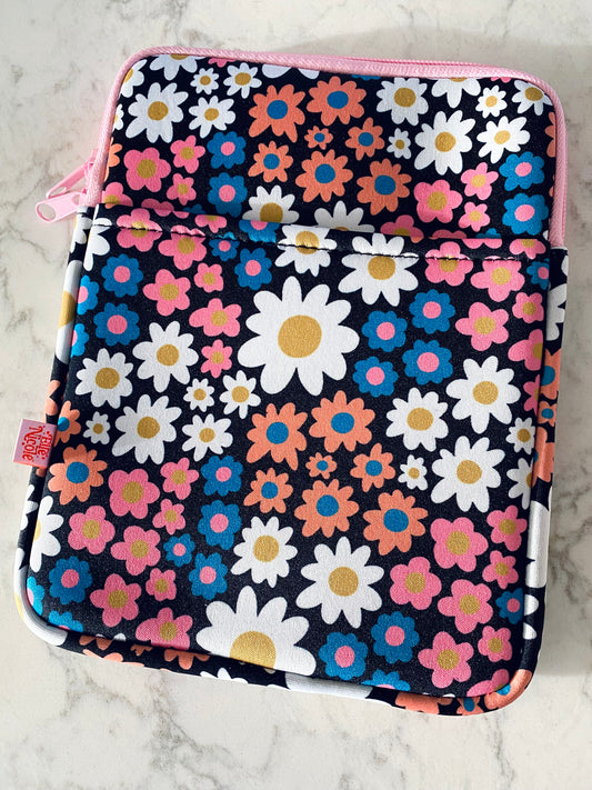 E-Reader/Tablet Sleeve- Darling Daisy